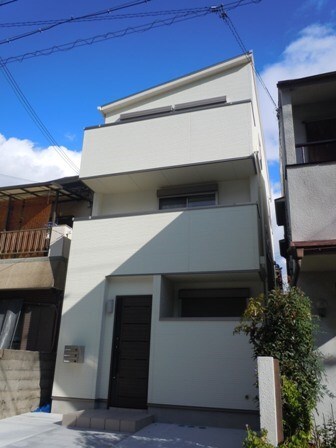 尼崎駅 徒歩4分の物件外観写真