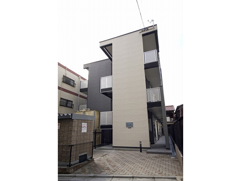 レオパレスエスタ門真の物件外観写真