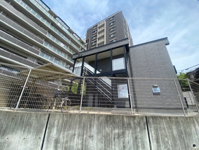 レオパレスエスト桃山台の物件外観写真