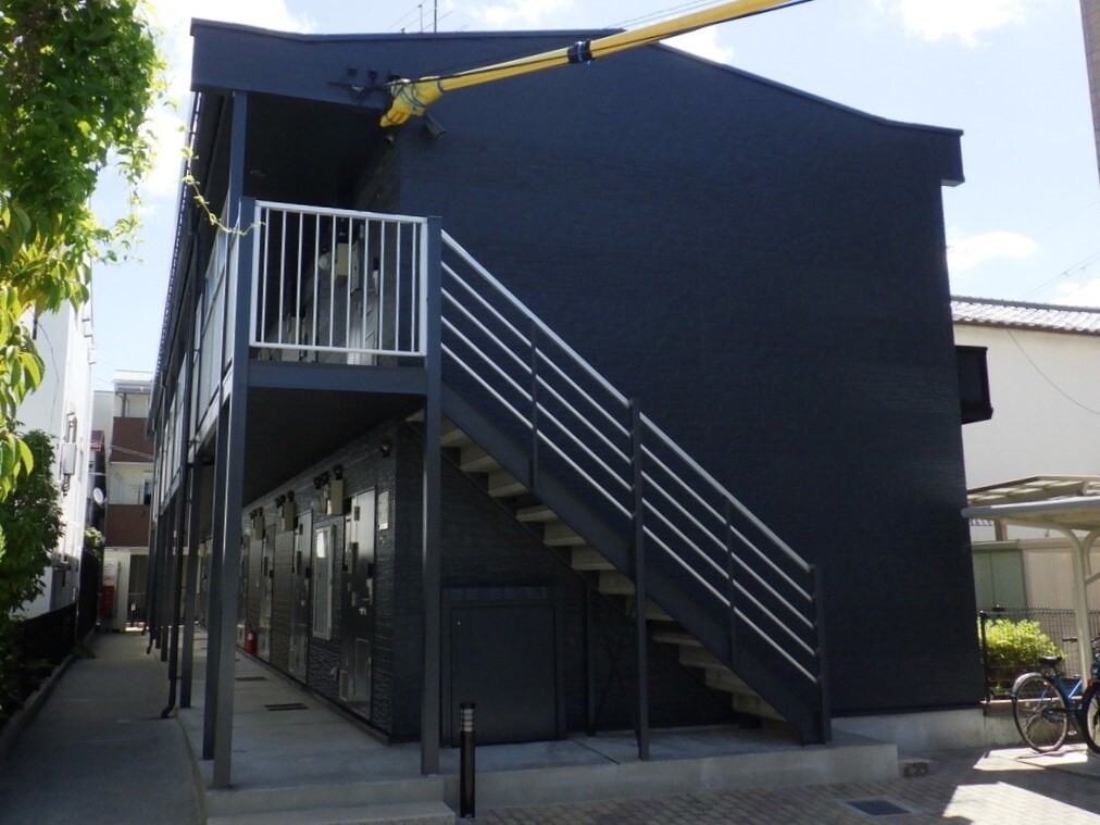 レオパレスレミネンスの物件外観写真