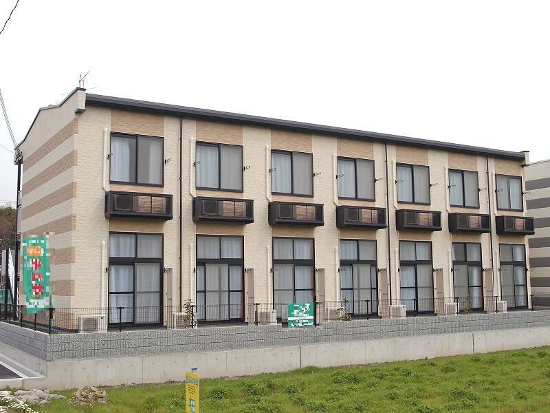 レオパレスグレイスIIIの物件外観写真