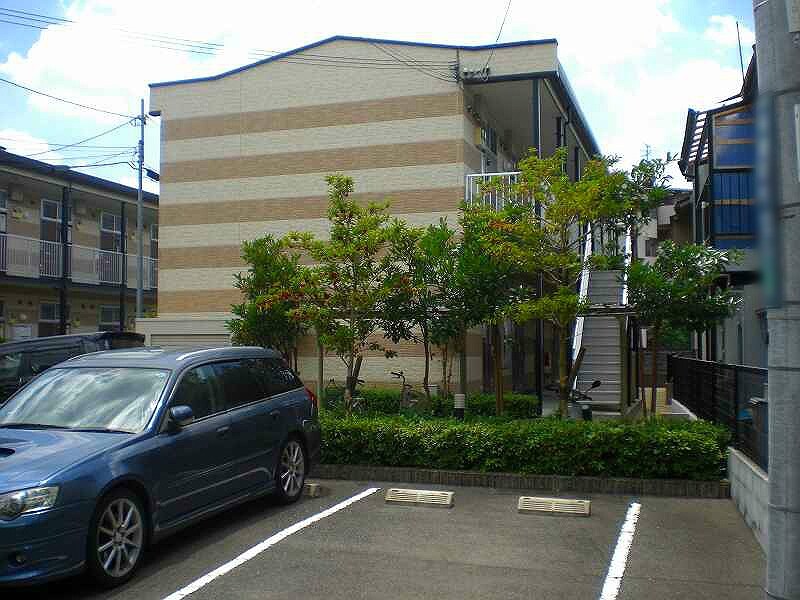 レオパレスサンモール　Iの物件外観写真