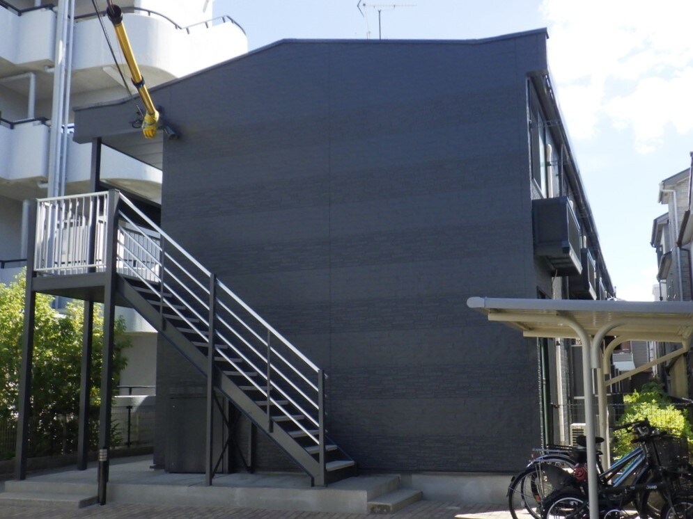 レオパレスレミネンスの物件外観写真