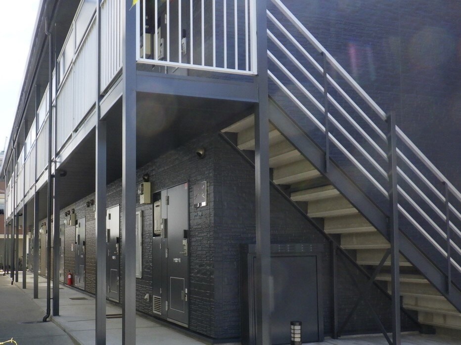 レオパレスレミネンスの物件外観写真