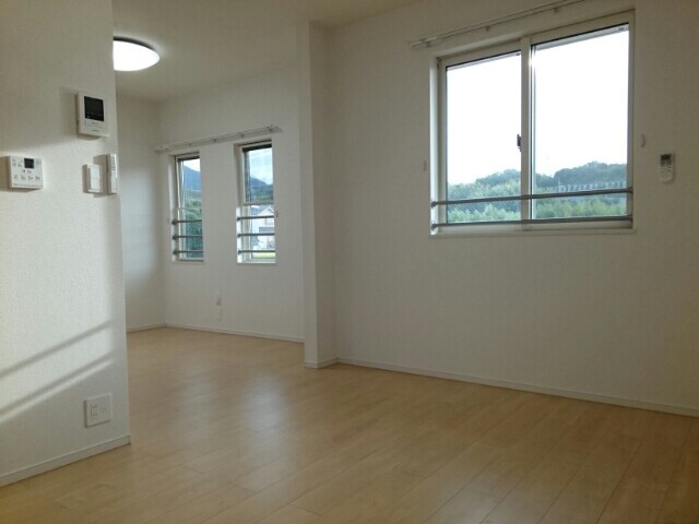 サンハイツ北六甲六番館の物件内観写真