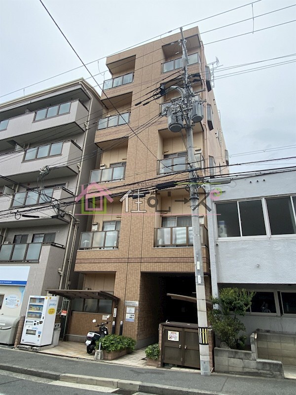 オズレジデンス鶴見の物件外観写真