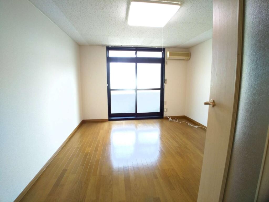 レオパレス三国ヶ丘弐番館の物件内観写真