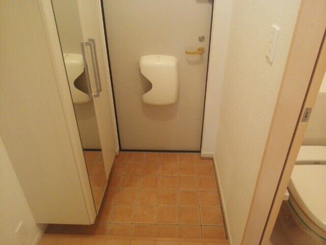 フローラ・香ヶ丘の物件内観写真