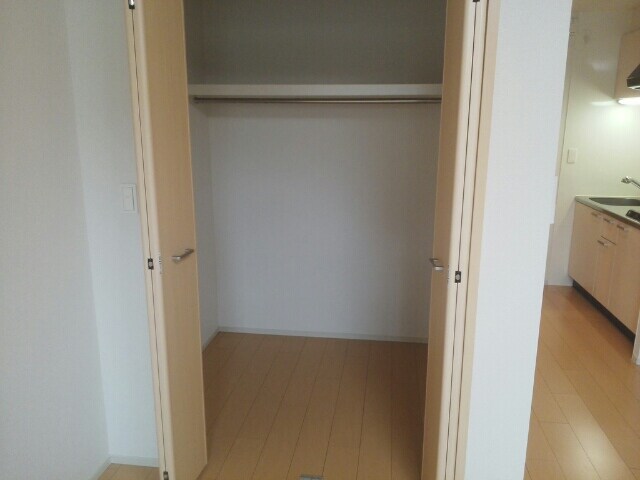 フローラ・香ヶ丘の物件内観写真