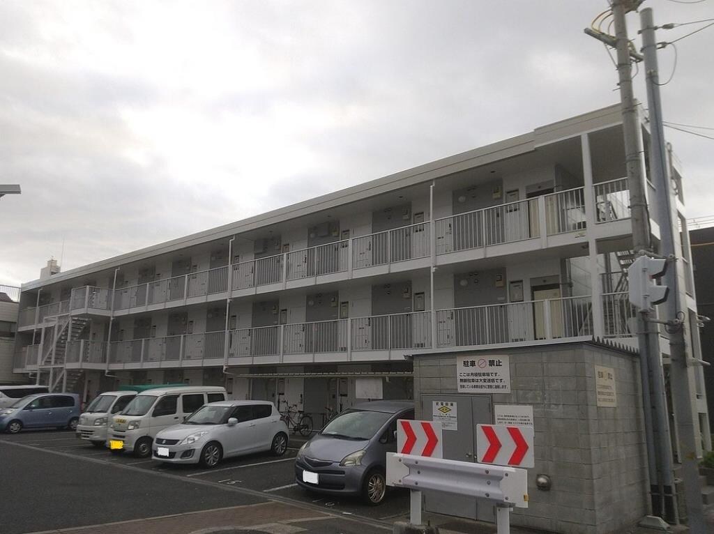 レオパレススリーアローズの物件外観写真