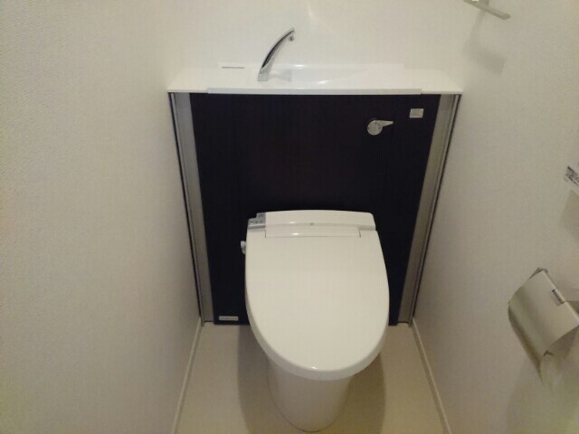 オエステ・コンドミニオの物件内観写真