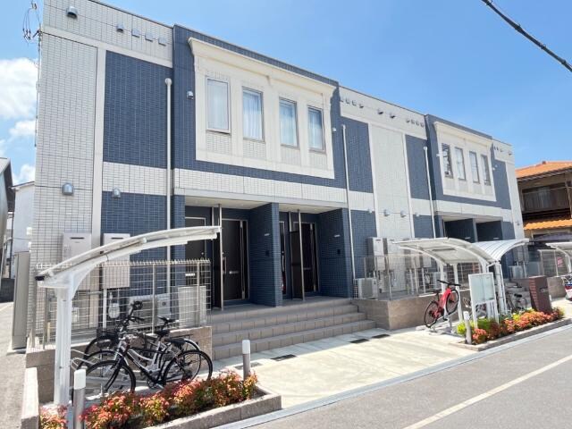 CRESTの物件外観写真