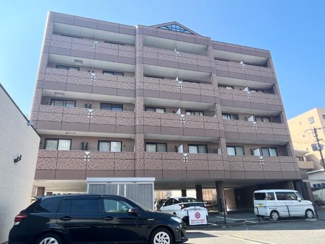 ＯＰＵＳ　ＯＮＥの物件外観写真