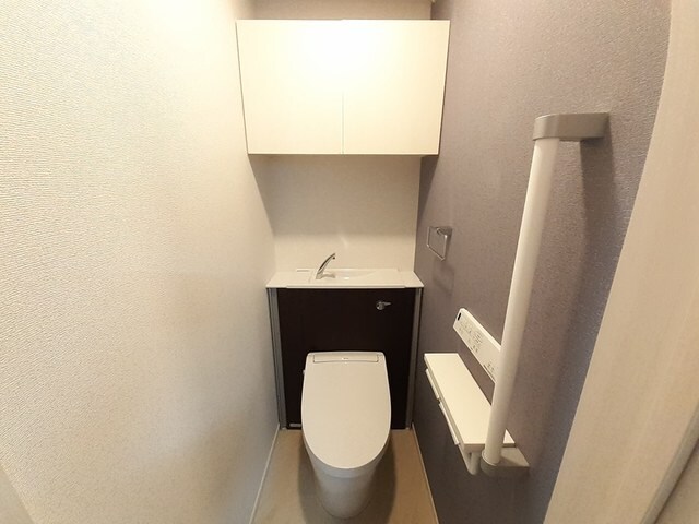 ジュネス　エトワールの物件内観写真