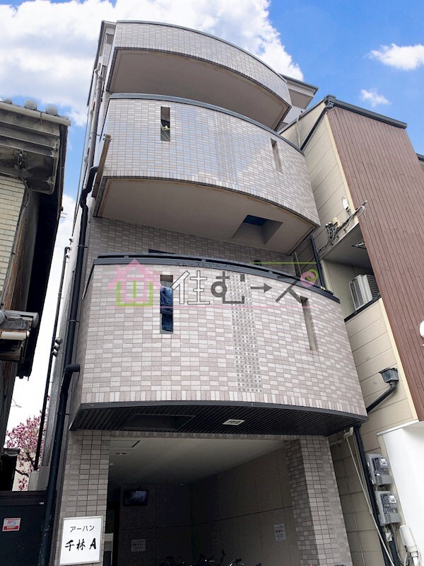 アーバン千林A棟の物件外観写真