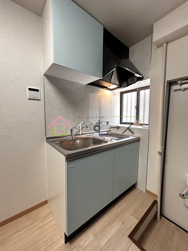 市岡2丁目　貸家の物件内観写真