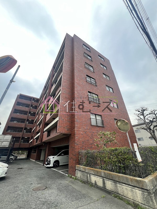 清川六番館の物件外観写真