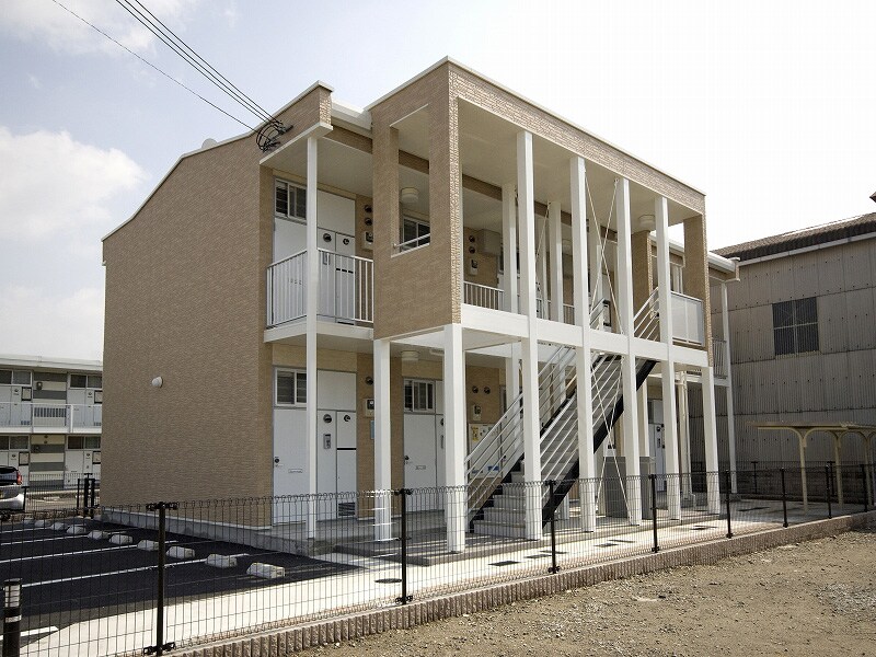 レオパレスヴァンベールIIIの物件外観写真