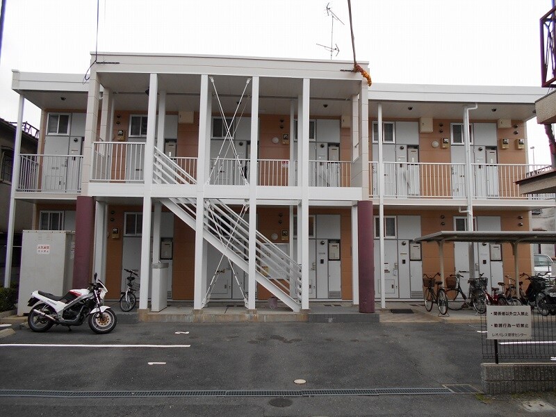 レオパレスドウマンの物件外観写真