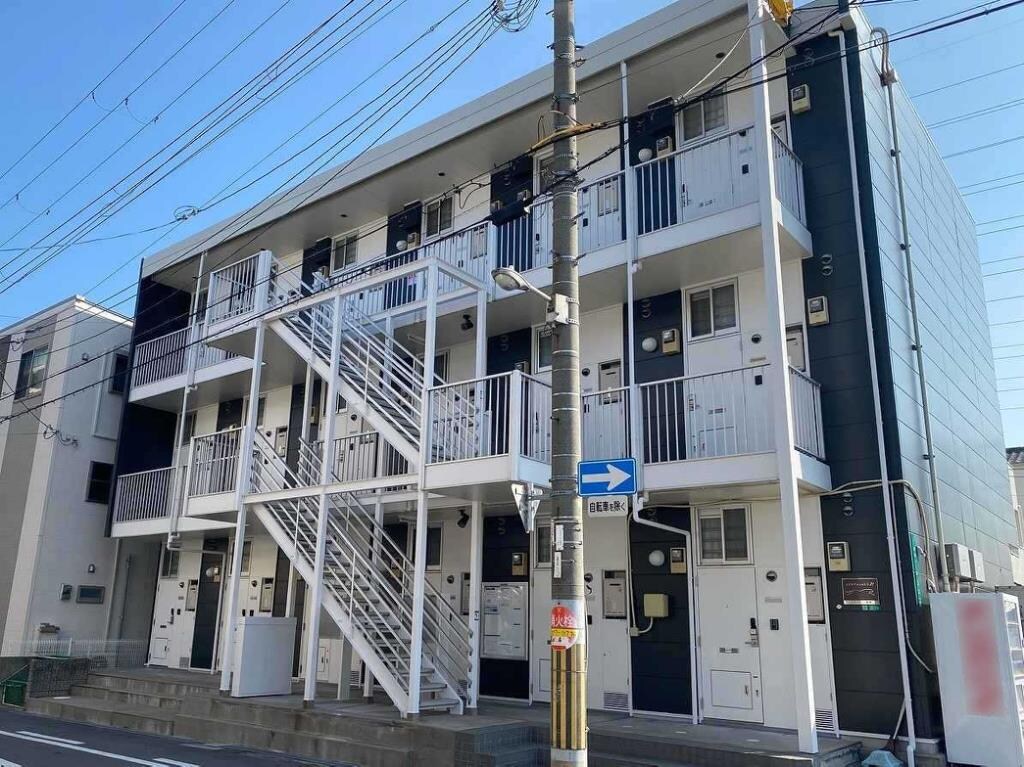 レオパレスシャーマー御崎の物件外観写真