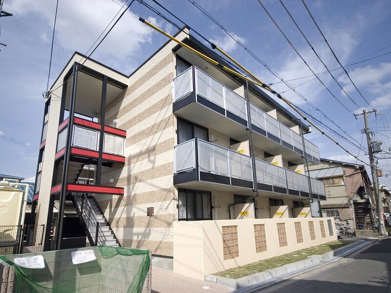 レオパレスラフレシールの物件外観写真