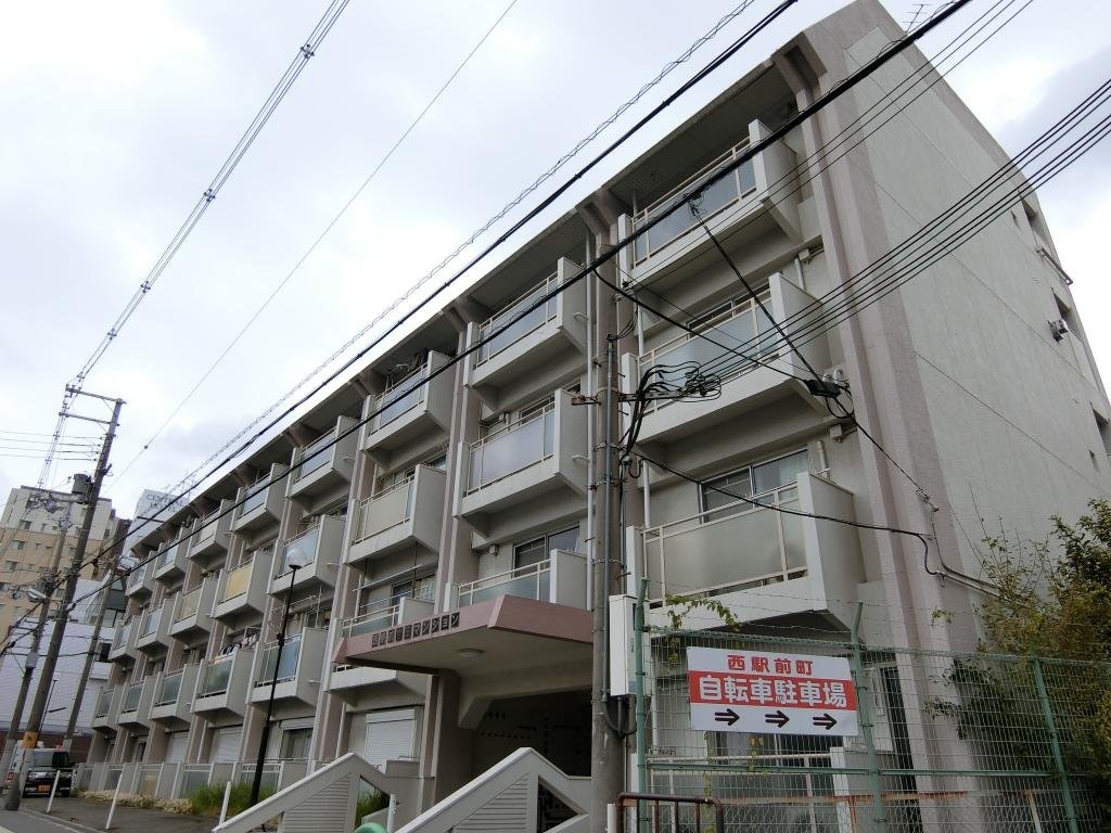 西駅前吉田マンションの物件外観写真