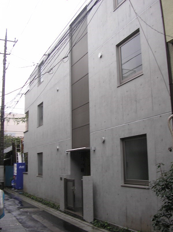 APARTMENT αの物件外観写真