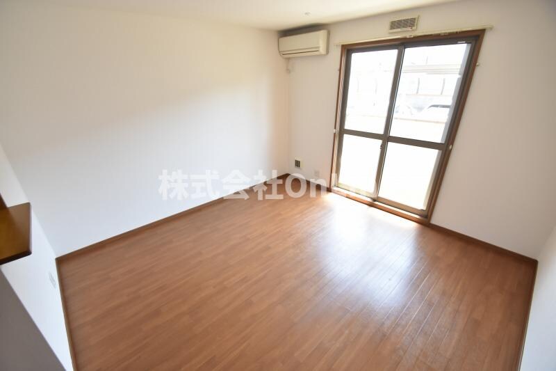 ヴィラ・エターナルの物件内観写真