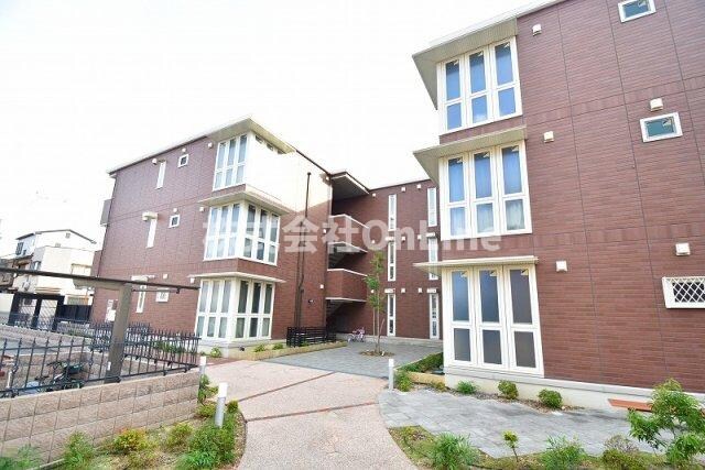 おばつじアイビーコートB棟の物件外観写真