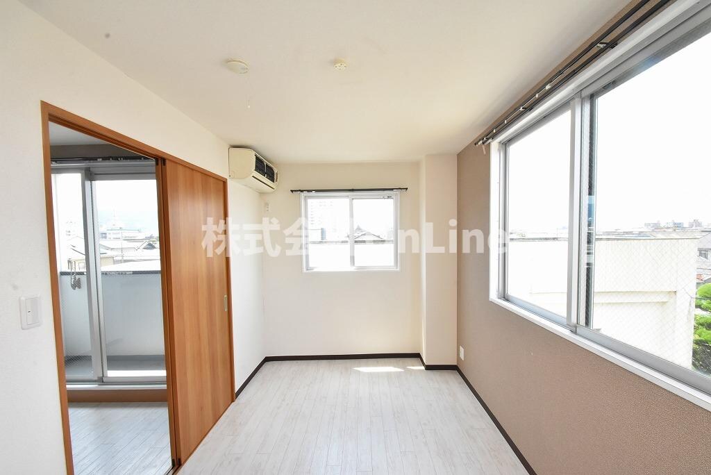 ラガーパレス花園の物件内観写真