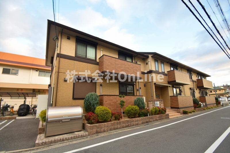 レスペランスA棟の物件外観写真