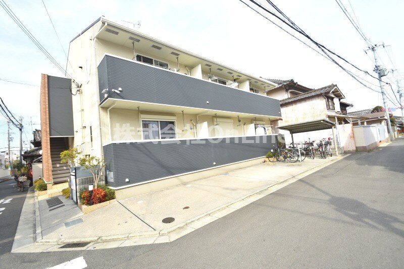 カーサ・ドレッセの物件外観写真