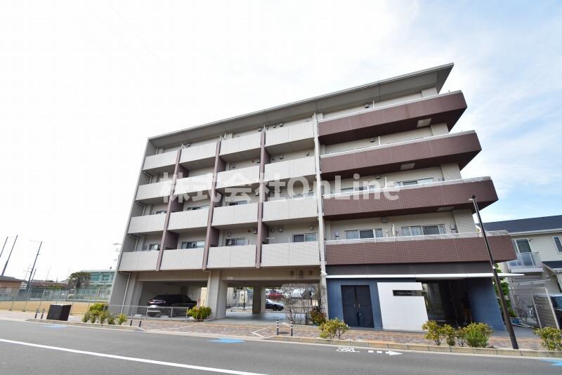 パレフルールの物件外観写真