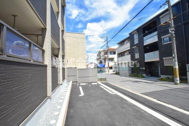 カーサ・オストロの物件外観写真