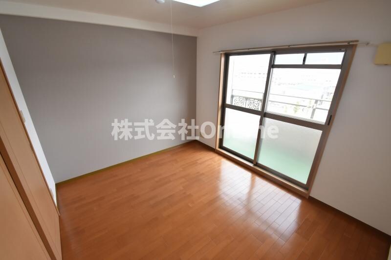 ミフネセントラルベア荒本の物件内観写真