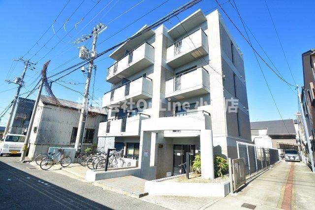 Lakia Maison高井田の物件外観写真