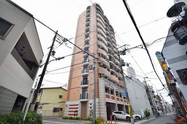 Luxe布施駅前の物件外観写真