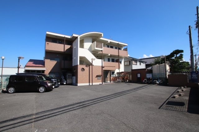 ファーストパレスの物件外観写真