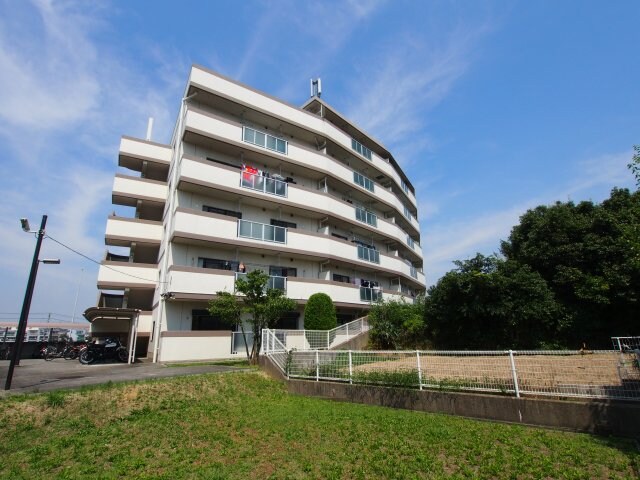 エスポアール岩根の物件外観写真