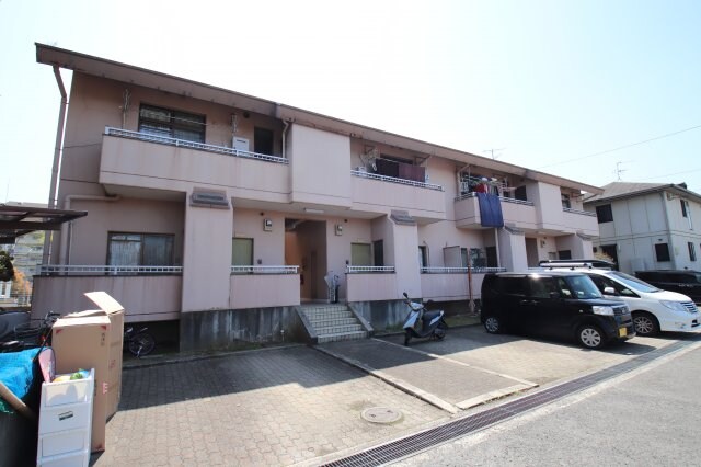 パインアベニューの物件外観写真