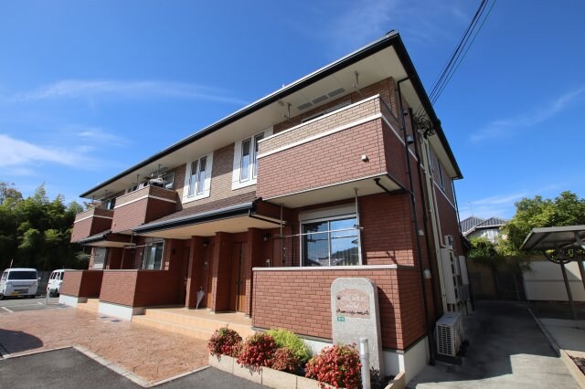 ビッグウエストセカンドの物件外観写真