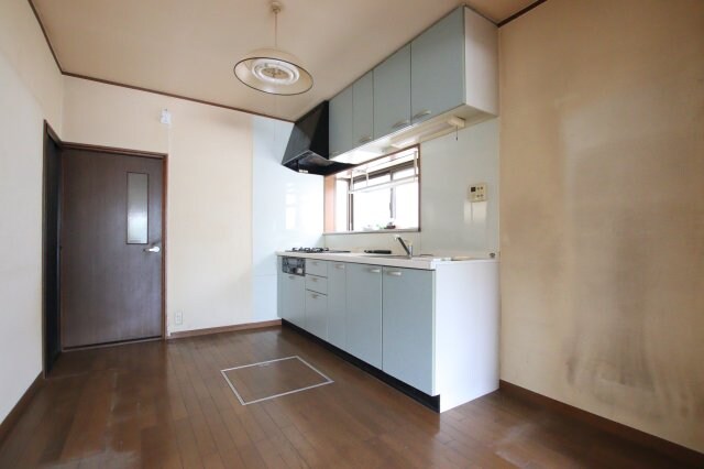 河内長野市栄町貸家の物件内観写真