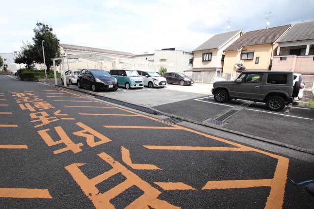 メゾンドール富田林の物件外観写真