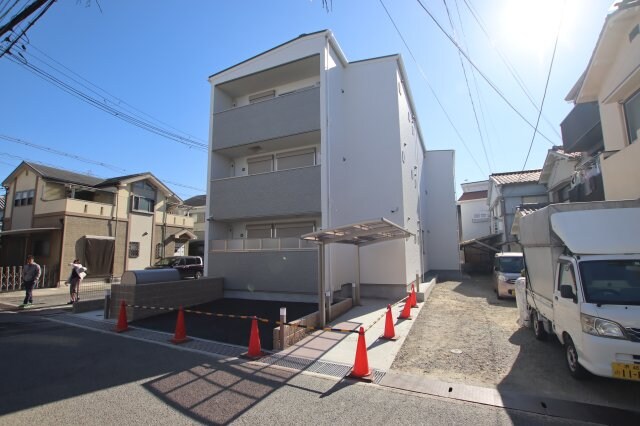 クリエオーレ初芝の物件外観写真