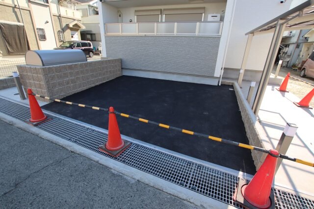 クリエオーレ初芝の物件外観写真