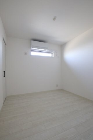 クリエオーレ初芝の物件内観写真