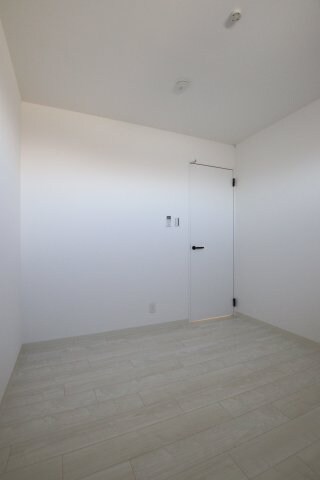 クリエオーレ初芝の物件内観写真