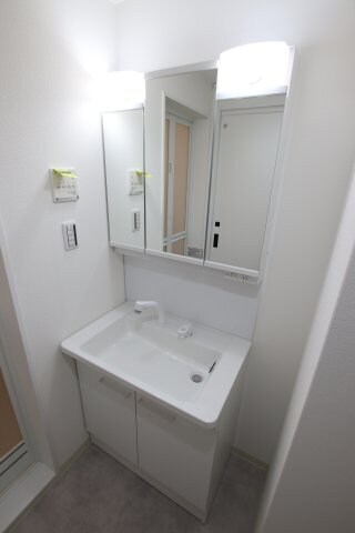 クリエオーレ初芝の物件内観写真