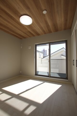 クリエオーレ初芝の物件内観写真