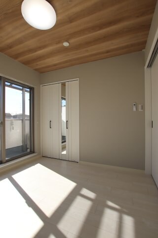 クリエオーレ初芝の物件内観写真